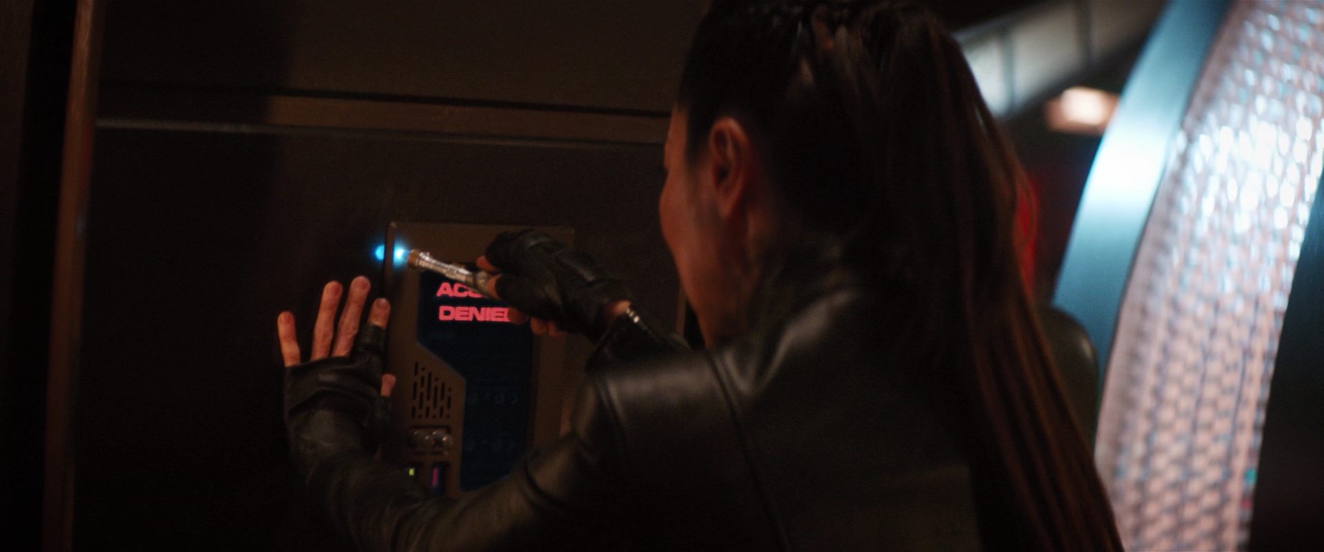 extant_StarTrekDiscovery_2x14-SuchSweetSorrowPart2_02485.jpg