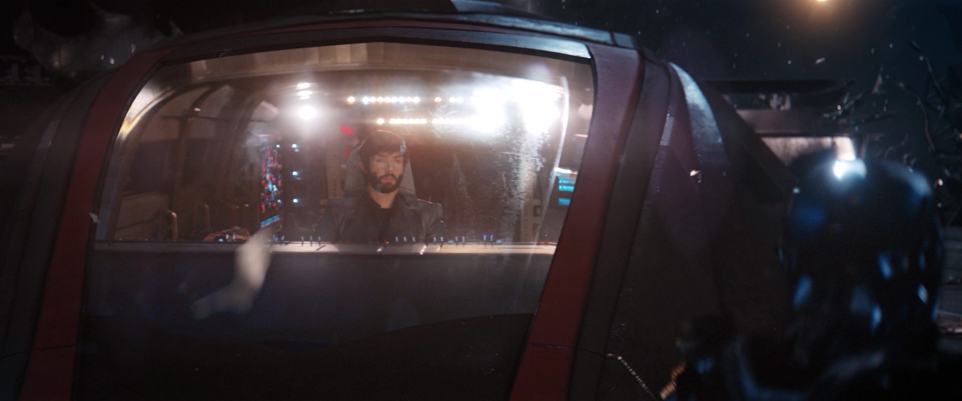 extant_StarTrekDiscovery_2x14-SuchSweetSorrowPart2_02568.jpg