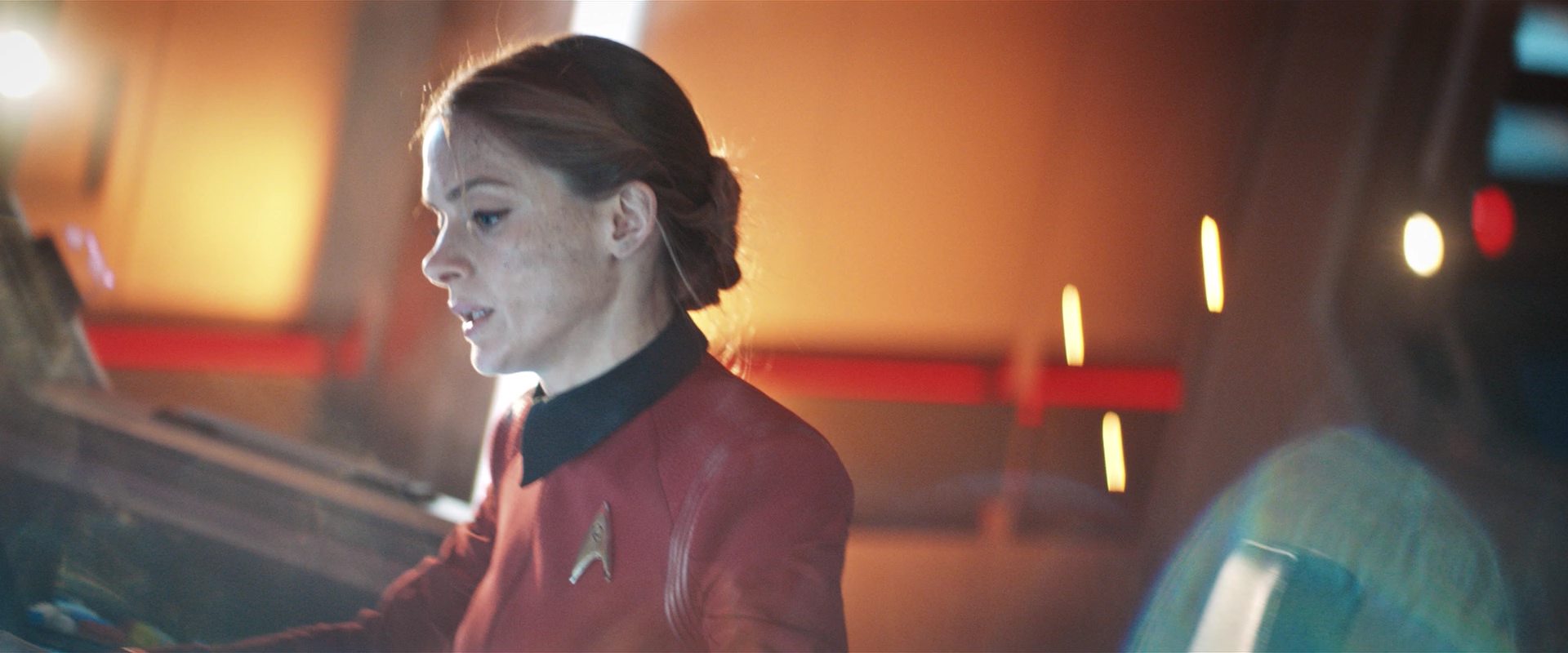 extant_StarTrekDiscovery_2x14-SuchSweetSorrowPart2_02793.jpg