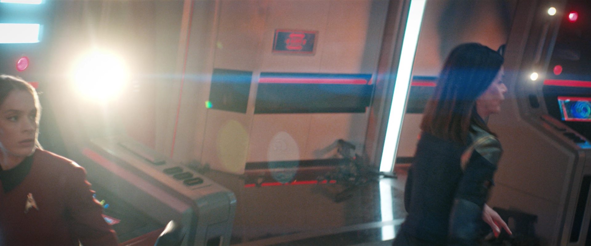 extant_StarTrekDiscovery_2x14-SuchSweetSorrowPart2_02849.jpg