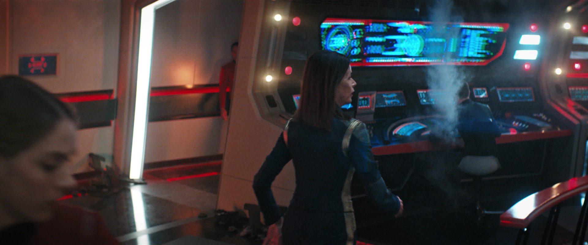 extant_StarTrekDiscovery_2x14-SuchSweetSorrowPart2_02850.jpg