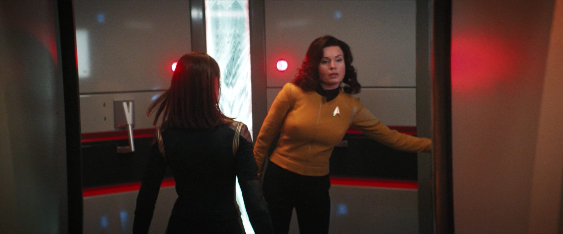 extant_StarTrekDiscovery_2x14-SuchSweetSorrowPart2_02867.jpg