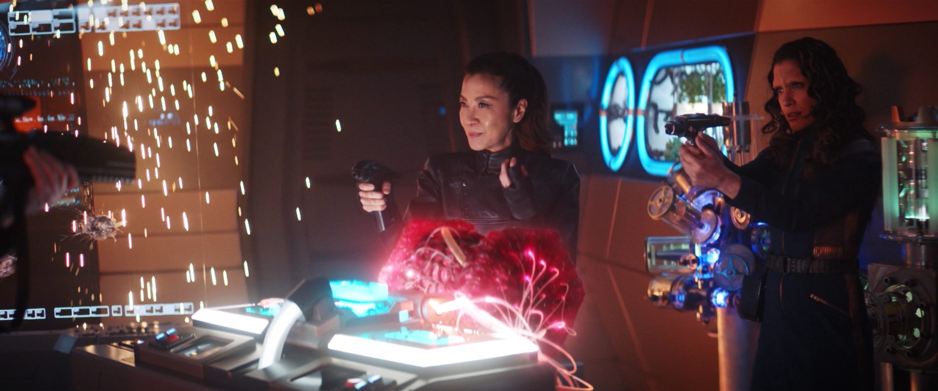 extant_StarTrekDiscovery_2x14-SuchSweetSorrowPart2_03576.jpg