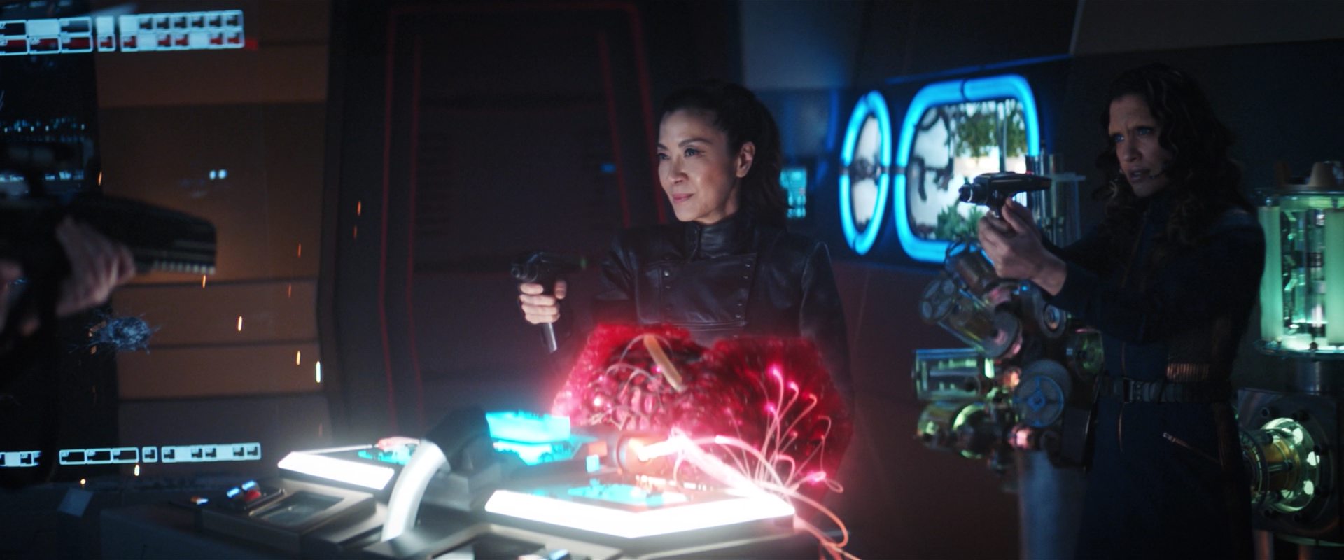 extant_StarTrekDiscovery_2x14-SuchSweetSorrowPart2_03577.jpg