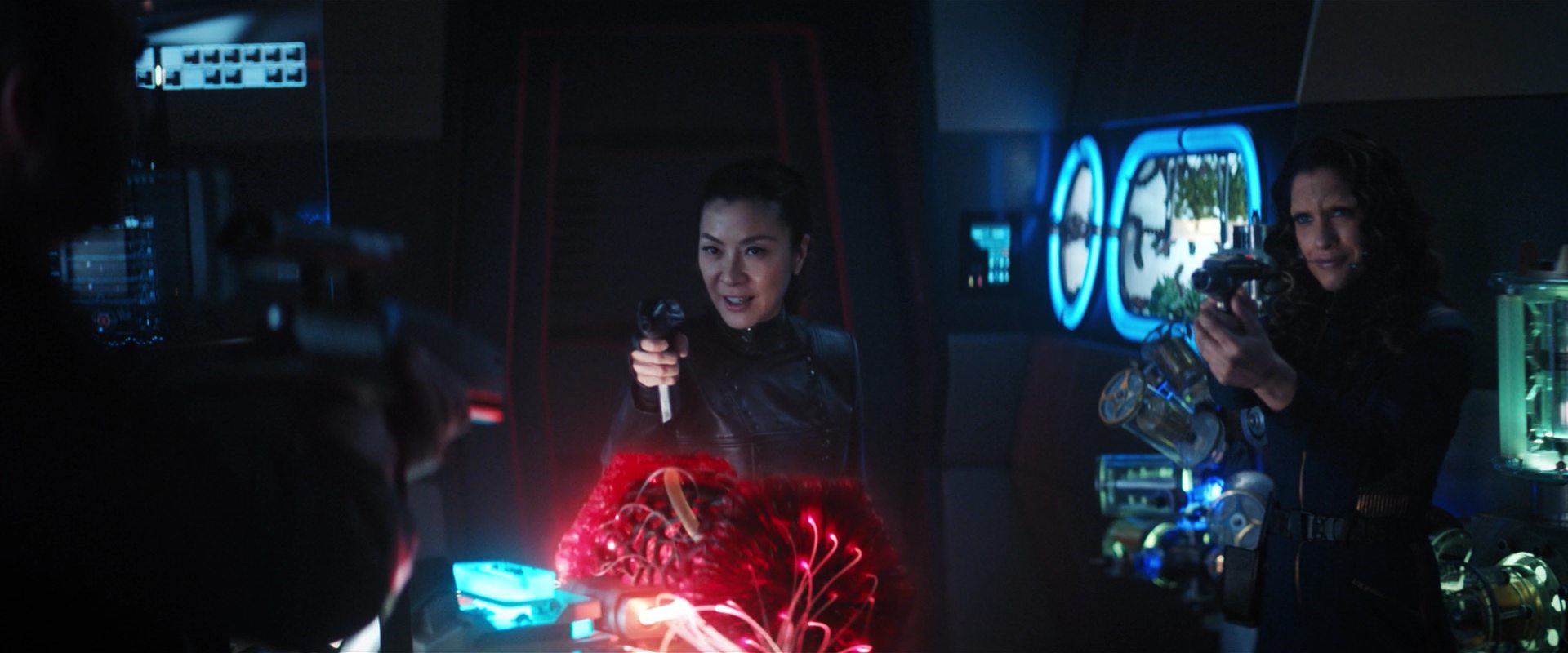 extant_StarTrekDiscovery_2x14-SuchSweetSorrowPart2_03602.jpg