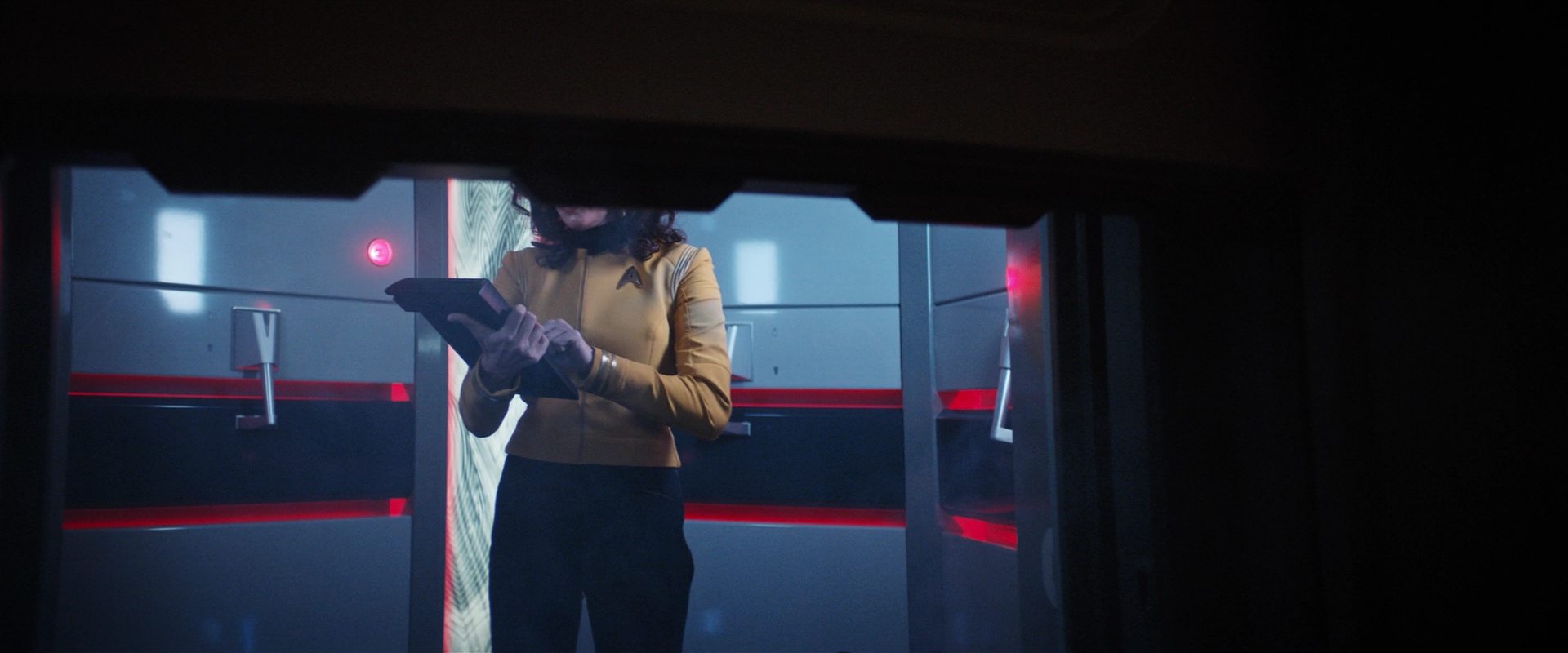 extant_StarTrekDiscovery_2x14-SuchSweetSorrowPart2_03639.jpg