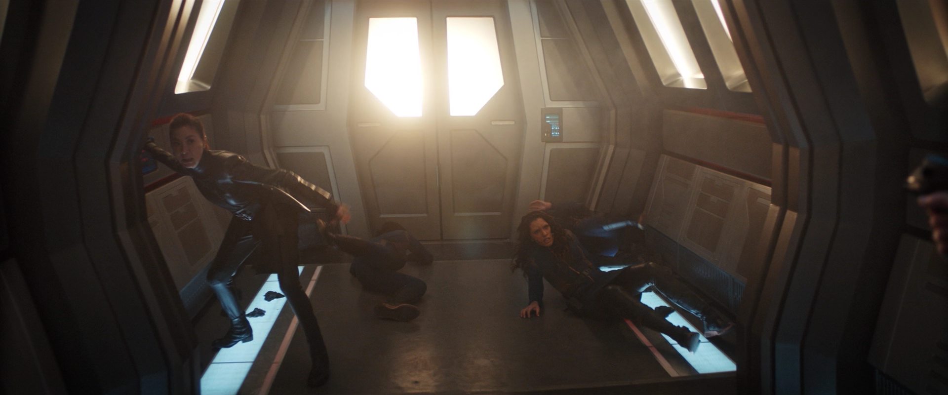 extant_StarTrekDiscovery_2x14-SuchSweetSorrowPart2_04408.jpg