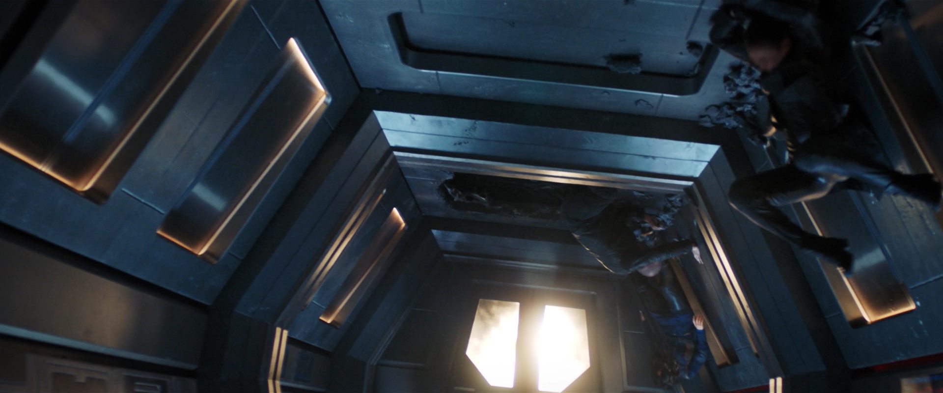 extant_StarTrekDiscovery_2x14-SuchSweetSorrowPart2_04595.jpg