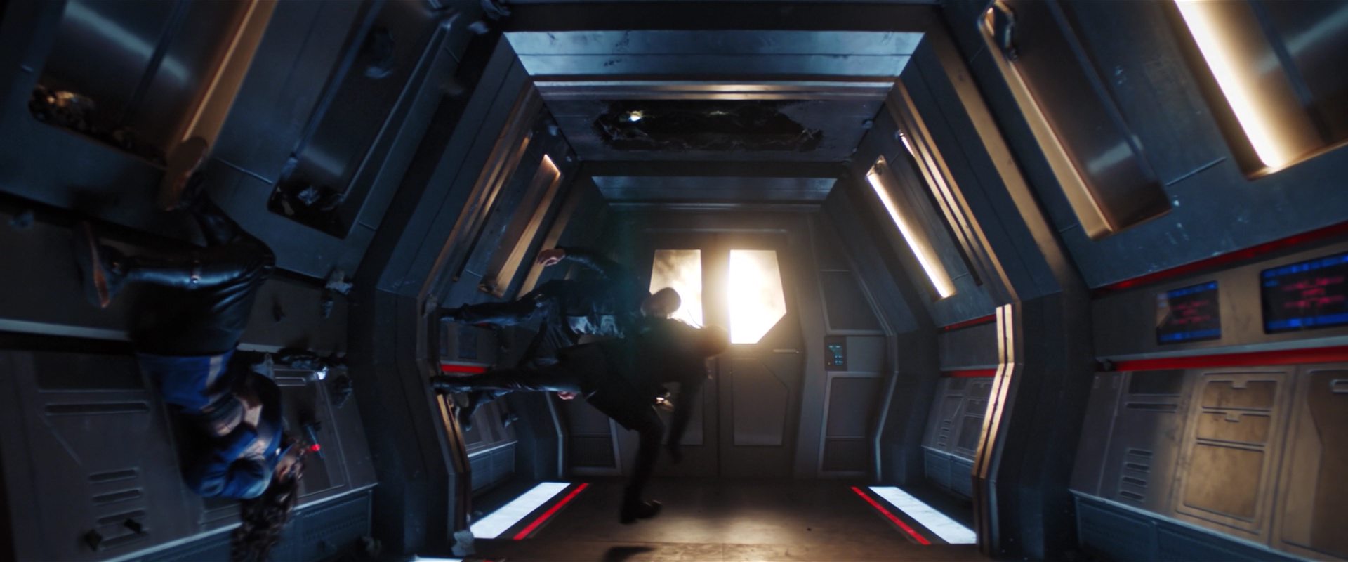 extant_StarTrekDiscovery_2x14-SuchSweetSorrowPart2_04629.jpg