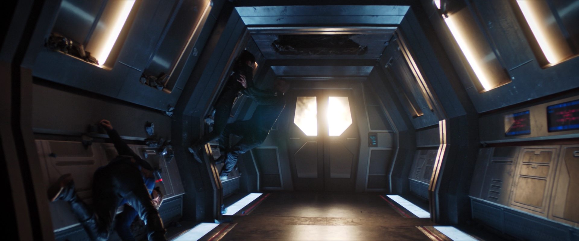 extant_StarTrekDiscovery_2x14-SuchSweetSorrowPart2_04640.jpg