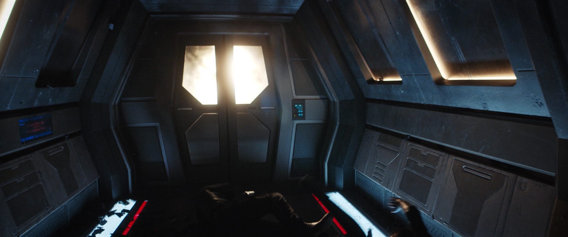 extant_StarTrekDiscovery_2x14-SuchSweetSorrowPart2_04664.jpg