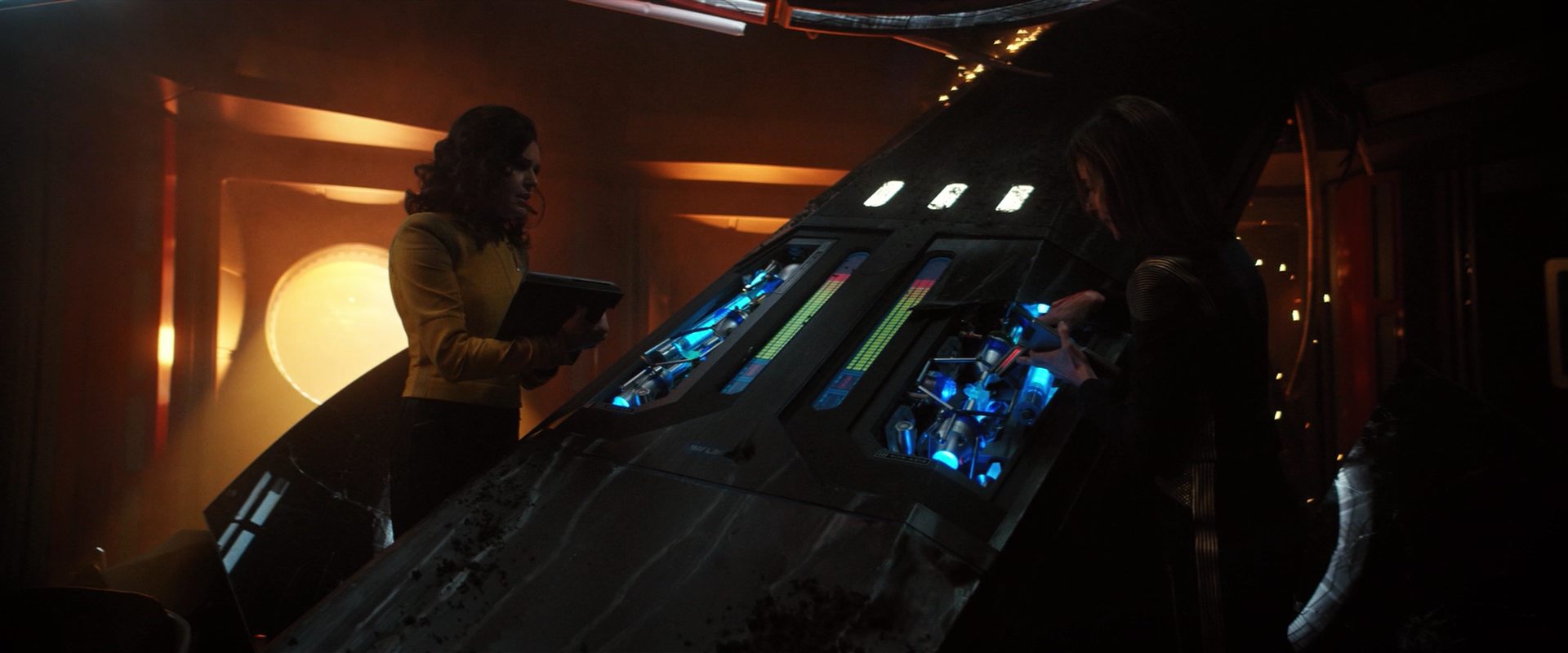 extant_StarTrekDiscovery_2x14-SuchSweetSorrowPart2_04785.jpg