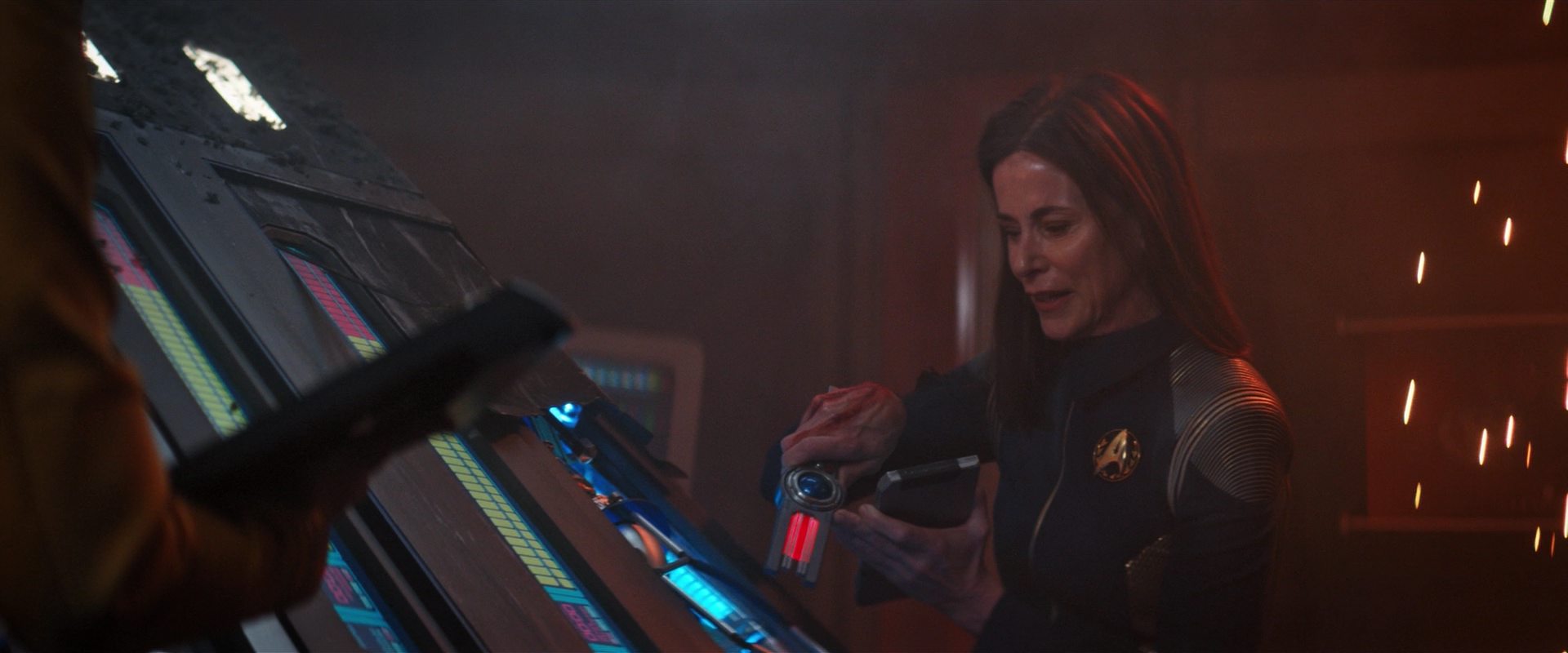 extant_StarTrekDiscovery_2x14-SuchSweetSorrowPart2_04790.jpg