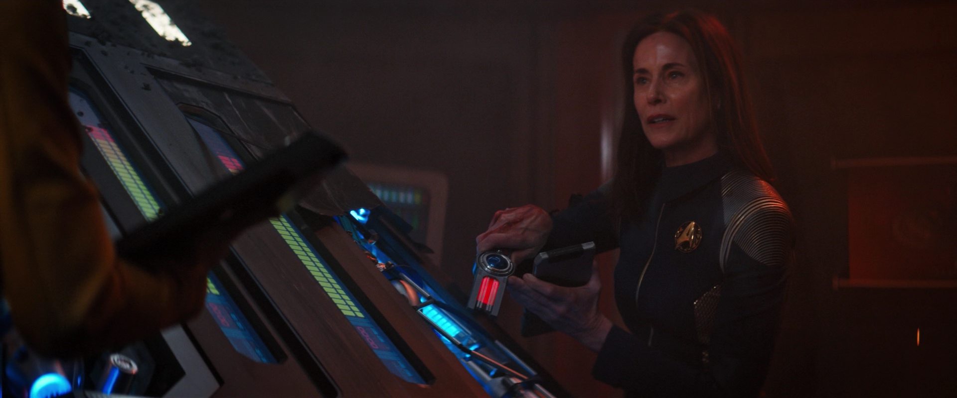extant_StarTrekDiscovery_2x14-SuchSweetSorrowPart2_04791.jpg