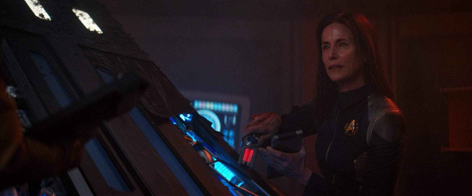 extant_StarTrekDiscovery_2x14-SuchSweetSorrowPart2_04793.jpg