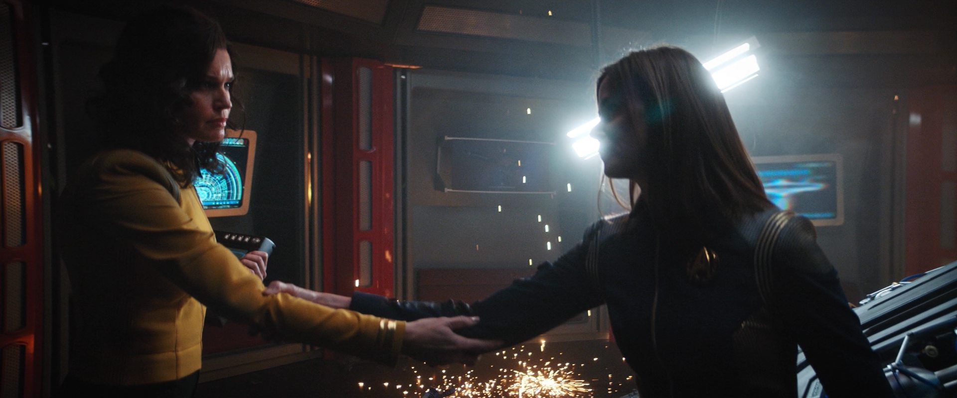 extant_StarTrekDiscovery_2x14-SuchSweetSorrowPart2_04870.jpg