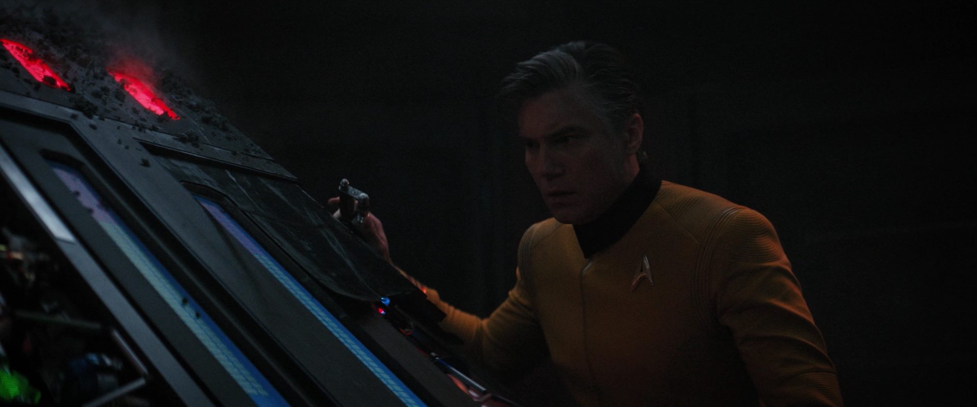 extant_StarTrekDiscovery_2x14-SuchSweetSorrowPart2_05335.jpg