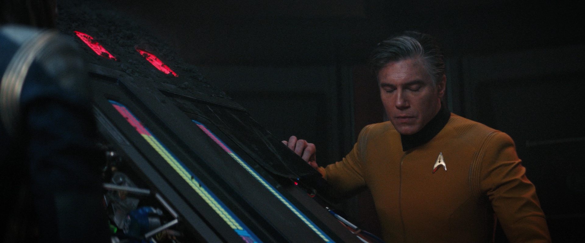extant_StarTrekDiscovery_2x14-SuchSweetSorrowPart2_05426.jpg