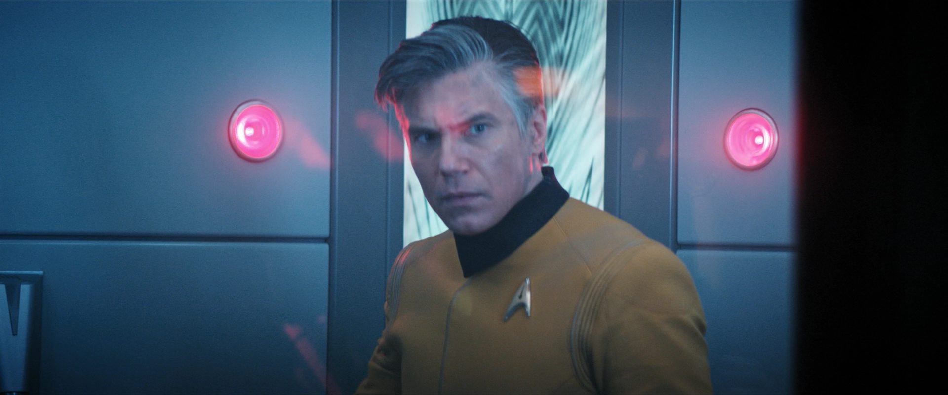 extant_StarTrekDiscovery_2x14-SuchSweetSorrowPart2_05474.jpg