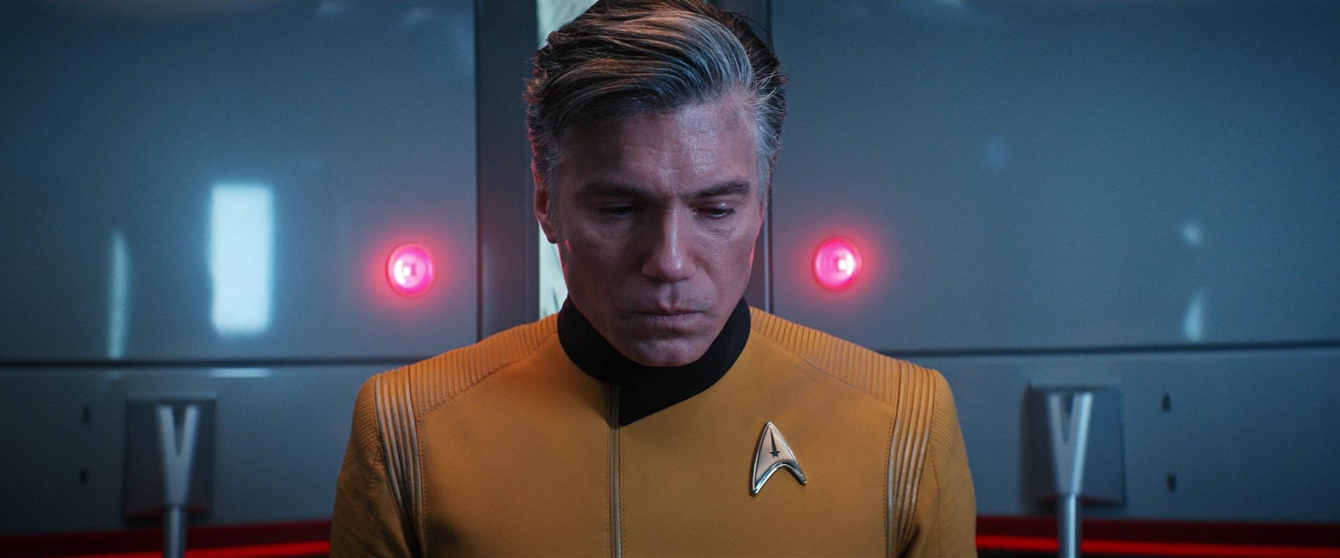 extant_StarTrekDiscovery_2x14-SuchSweetSorrowPart2_05545.jpg
