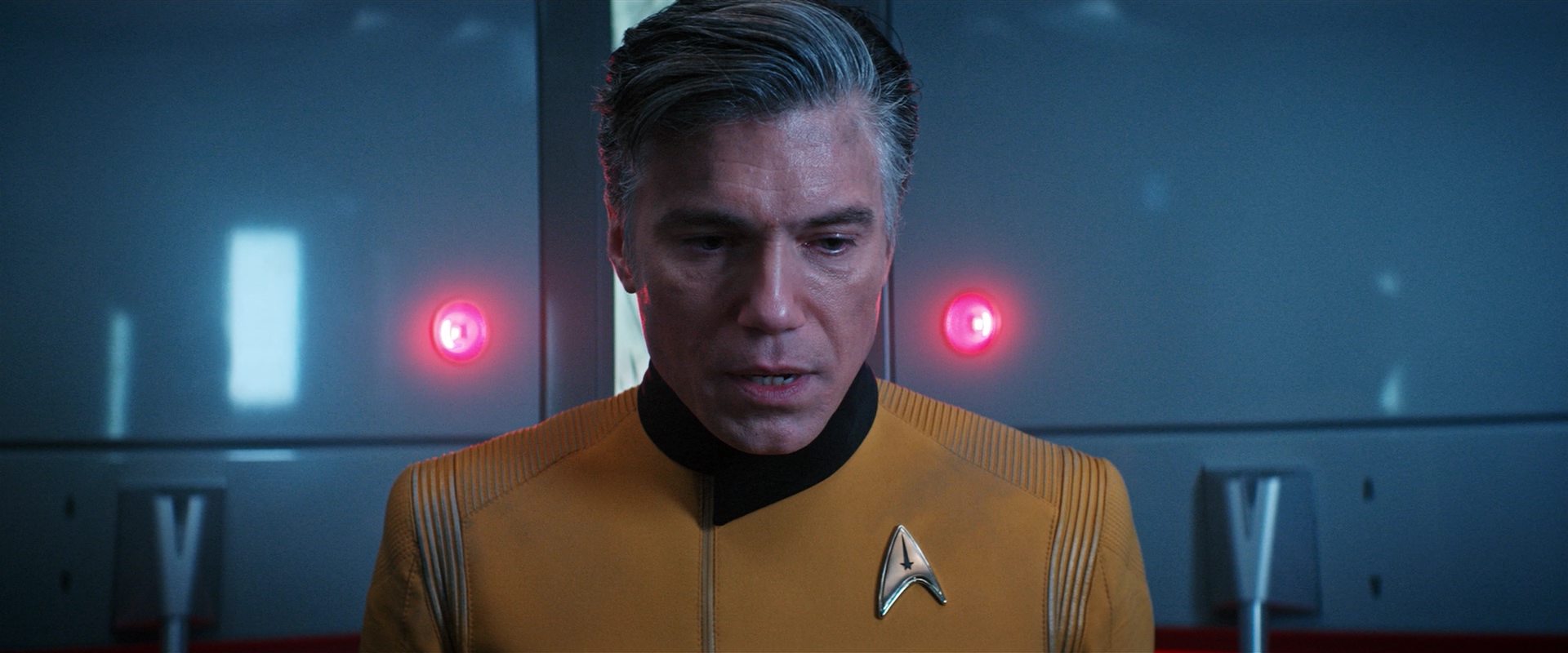 extant_StarTrekDiscovery_2x14-SuchSweetSorrowPart2_05550.jpg