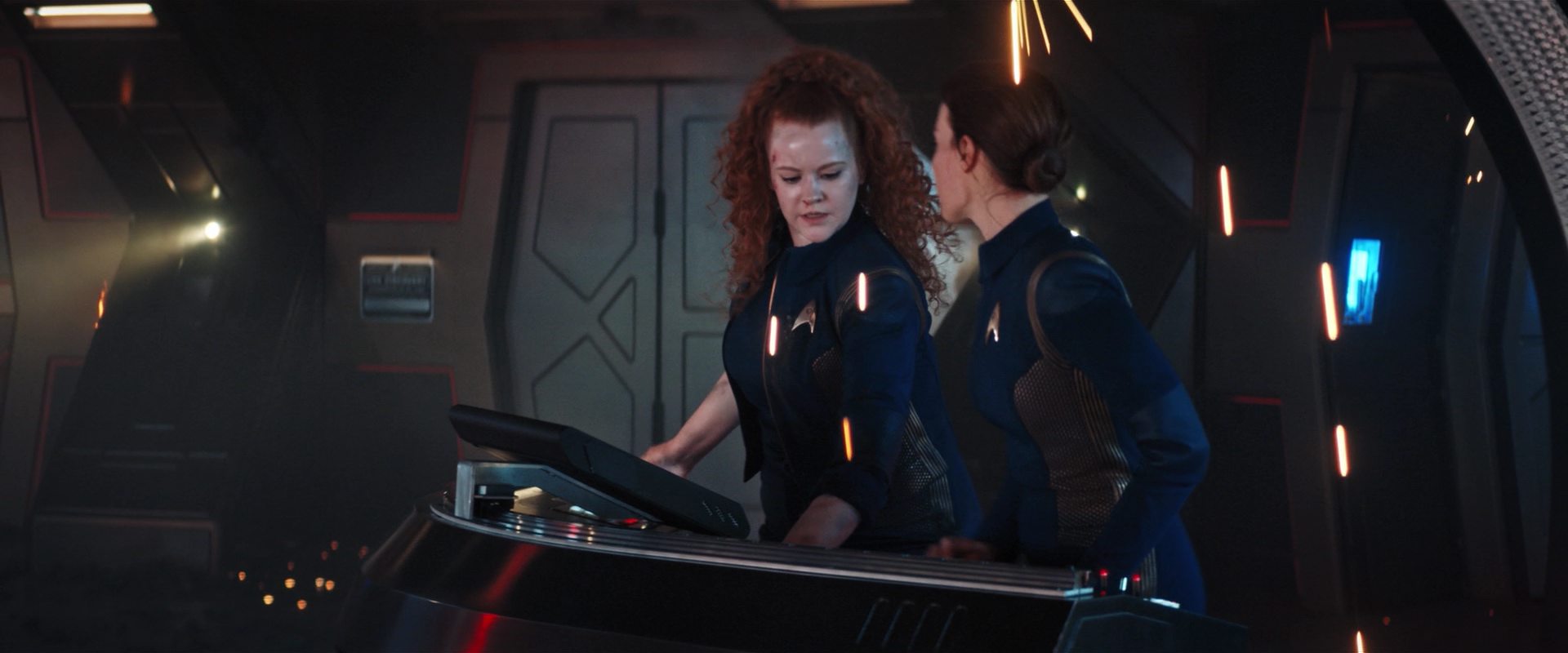 extant_StarTrekDiscovery_2x14-SuchSweetSorrowPart2_06557.jpg
