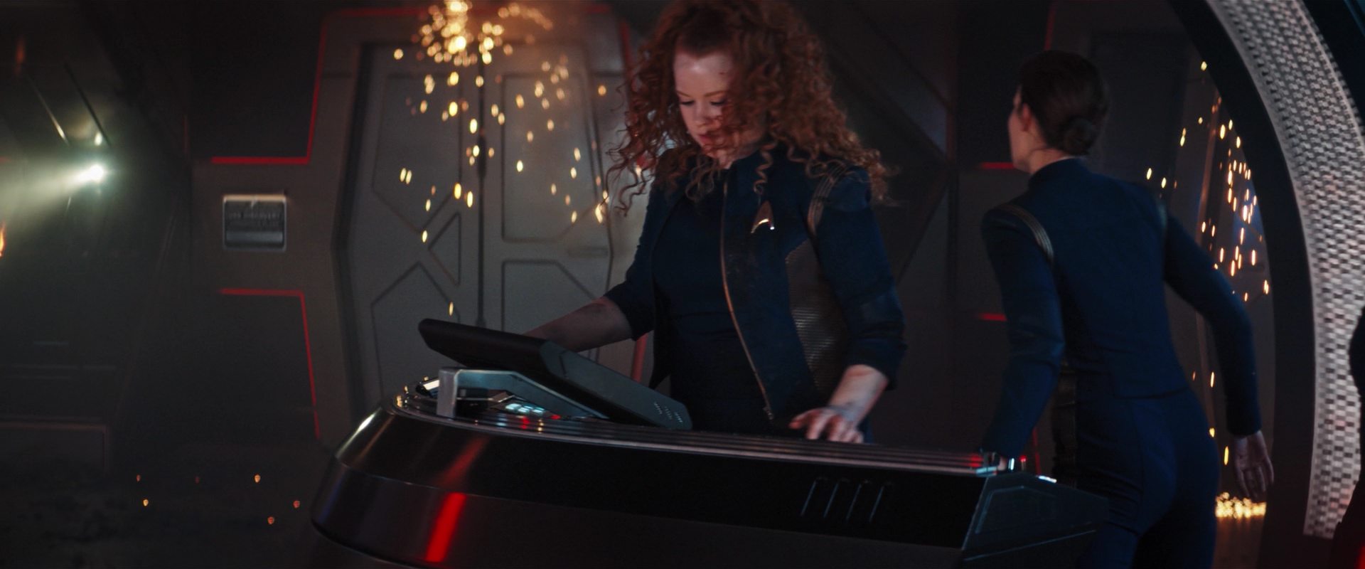 extant_StarTrekDiscovery_2x14-SuchSweetSorrowPart2_06558.jpg