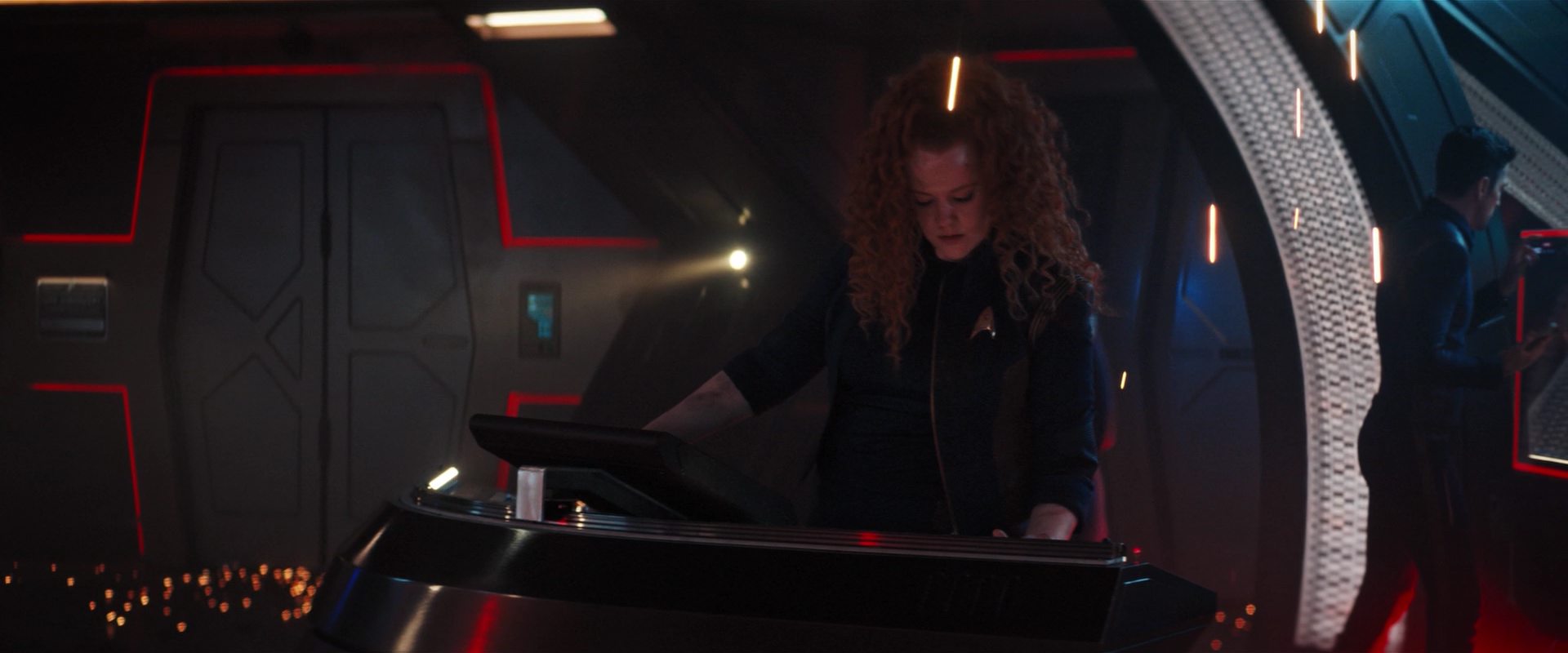extant_StarTrekDiscovery_2x14-SuchSweetSorrowPart2_06560.jpg