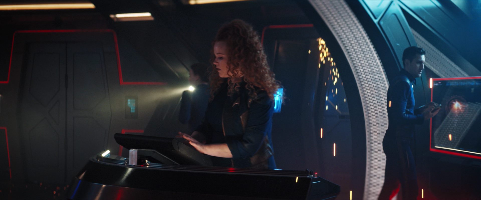 extant_StarTrekDiscovery_2x14-SuchSweetSorrowPart2_06561.jpg