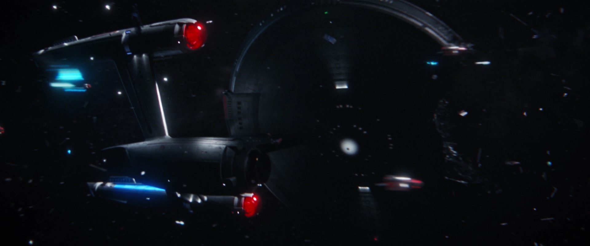 extant_StarTrekDiscovery_2x14-SuchSweetSorrowPart2_06704.jpg