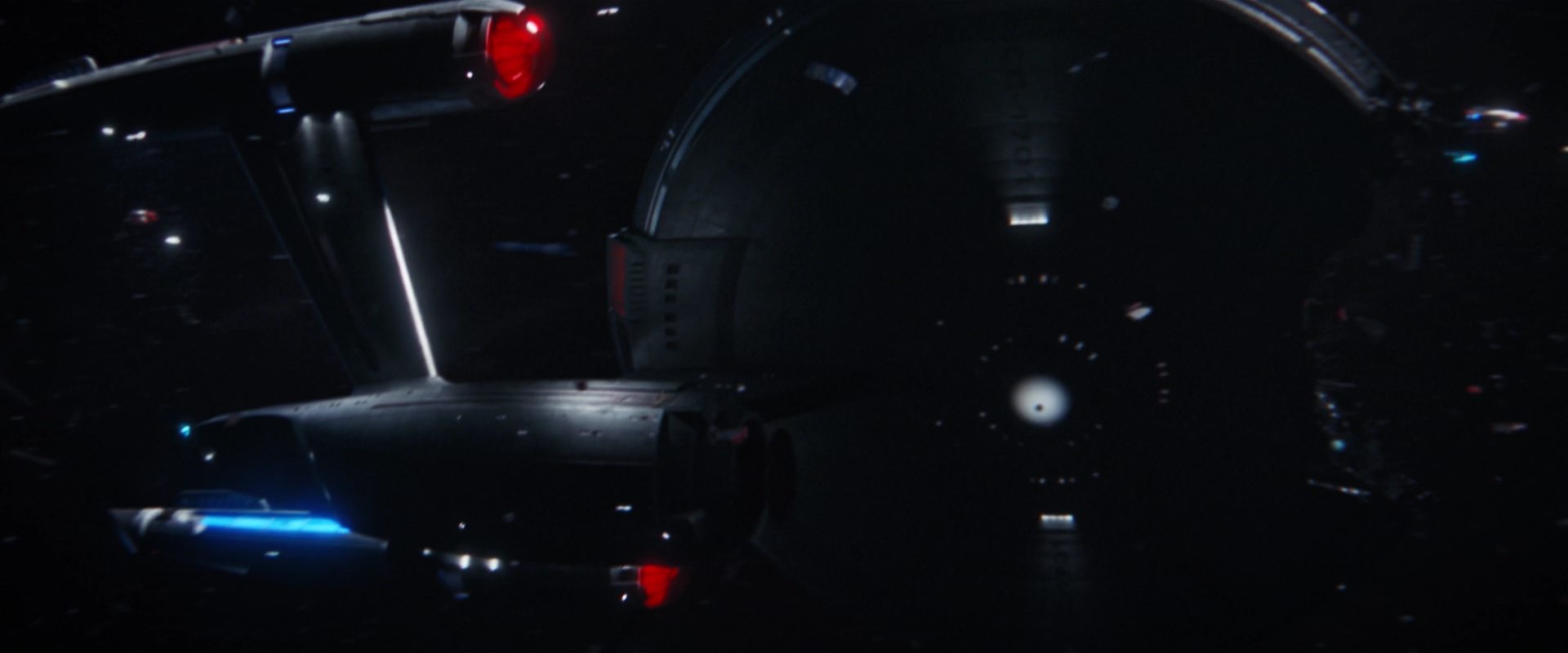 extant_StarTrekDiscovery_2x14-SuchSweetSorrowPart2_06705.jpg