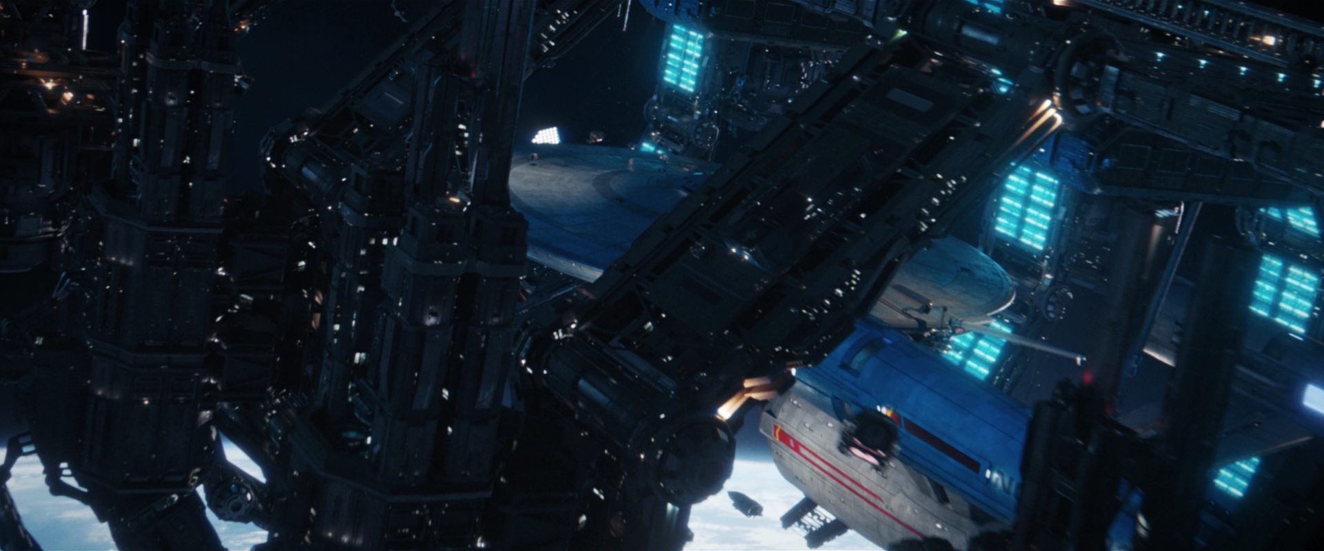 extant_StarTrekDiscovery_2x14-SuchSweetSorrowPart2_07115.jpg