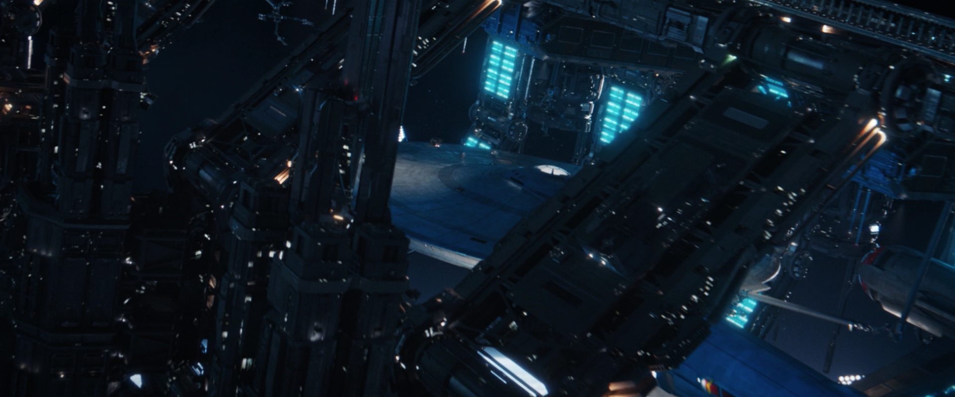 extant_StarTrekDiscovery_2x14-SuchSweetSorrowPart2_07117.jpg