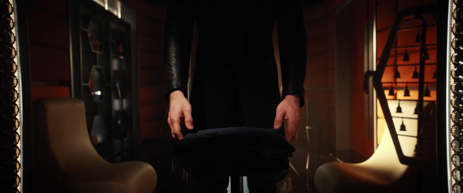 extant_StarTrekDiscovery_2x14-SuchSweetSorrowPart2_07344.jpg