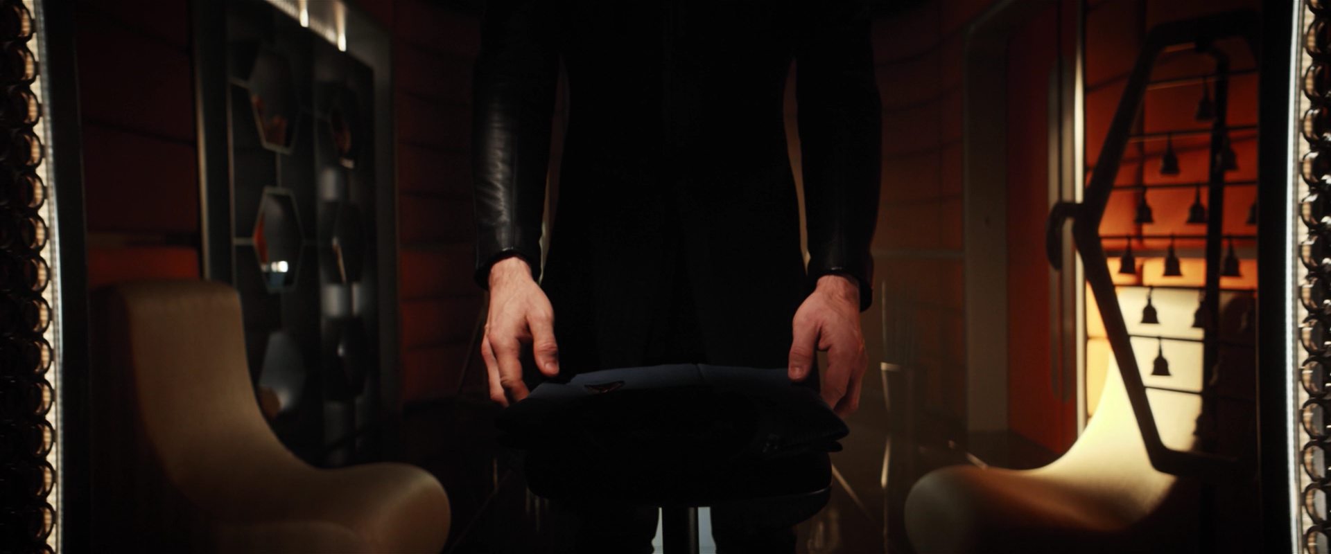 extant_StarTrekDiscovery_2x14-SuchSweetSorrowPart2_07345.jpg