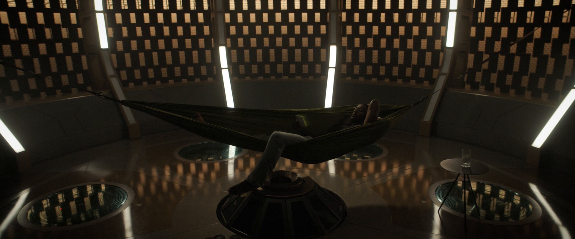extant_StarTrekDiscovery_ShortTreks0002_Calypso_0875.jpg