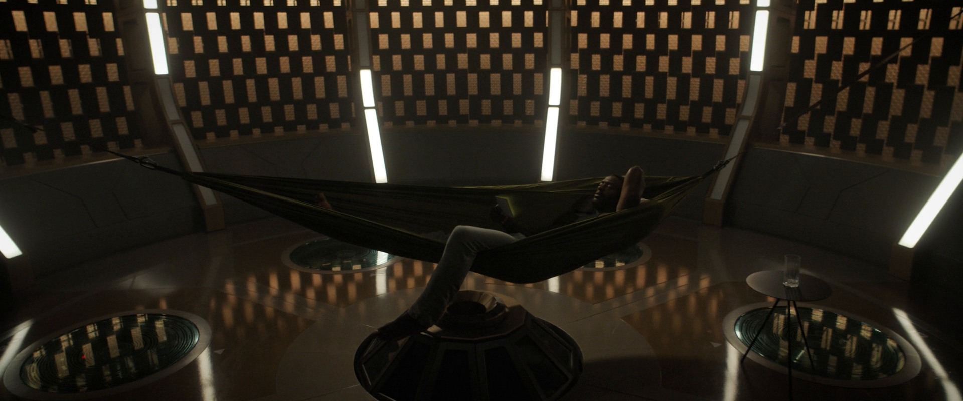 extant_StarTrekDiscovery_ShortTreks0002_Calypso_0876.jpg
