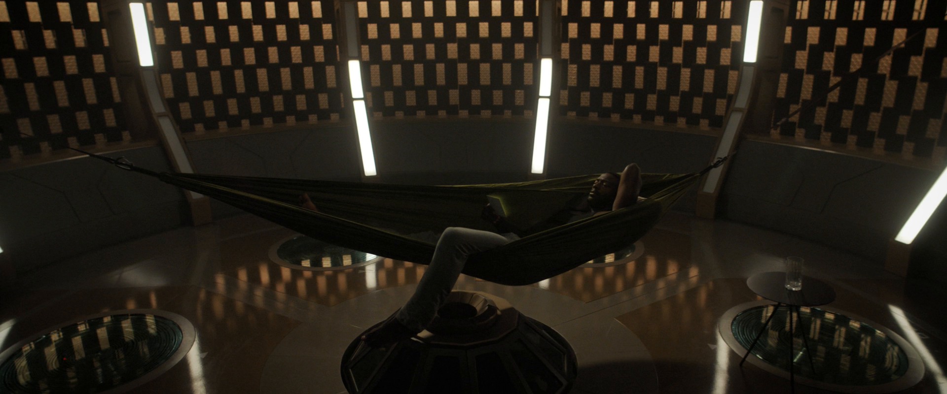 extant_StarTrekDiscovery_ShortTreks0002_Calypso_0877.jpg