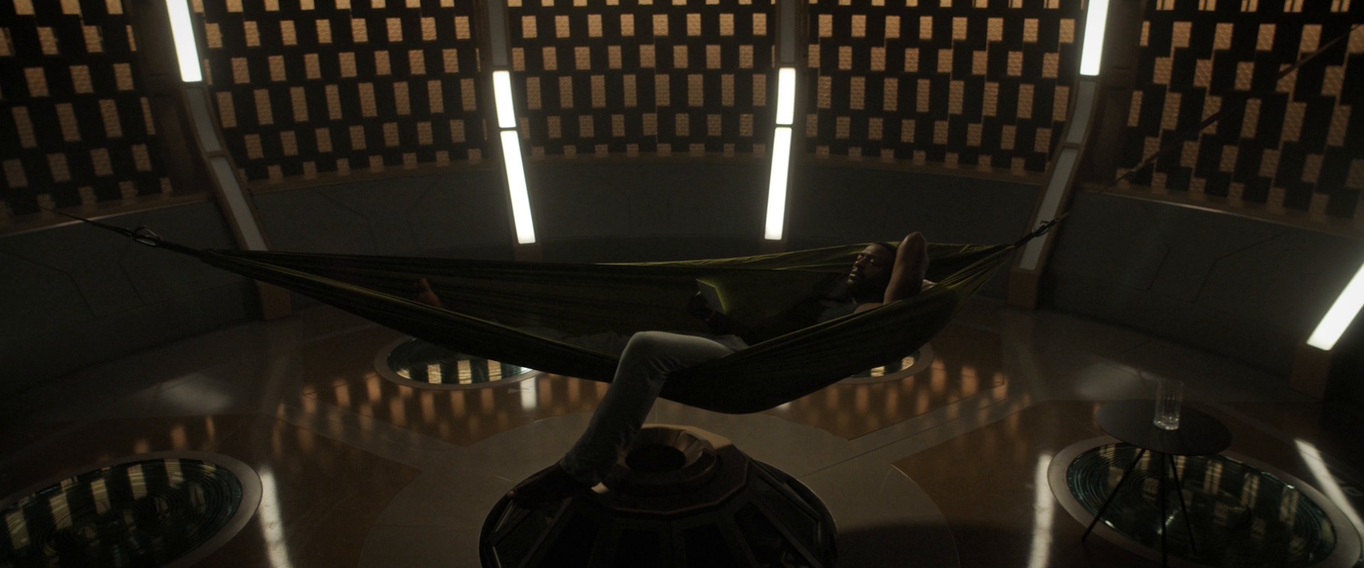 extant_StarTrekDiscovery_ShortTreks0002_Calypso_0878.jpg