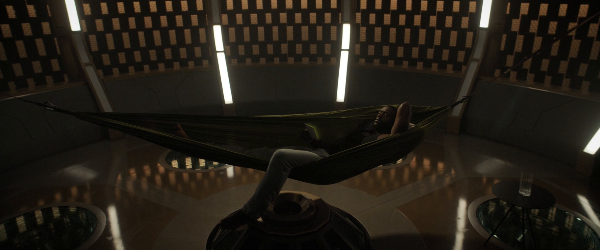 extant_StarTrekDiscovery_ShortTreks0002_Calypso_0879.jpg