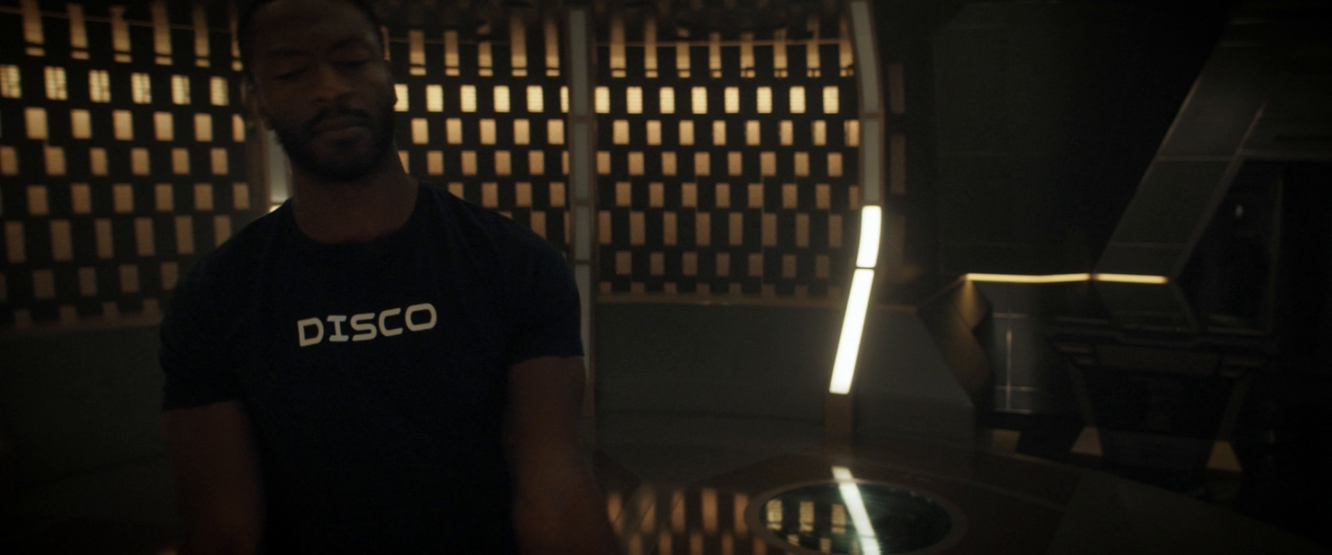 extant_StarTrekDiscovery_ShortTreks0002_Calypso_1276.jpg