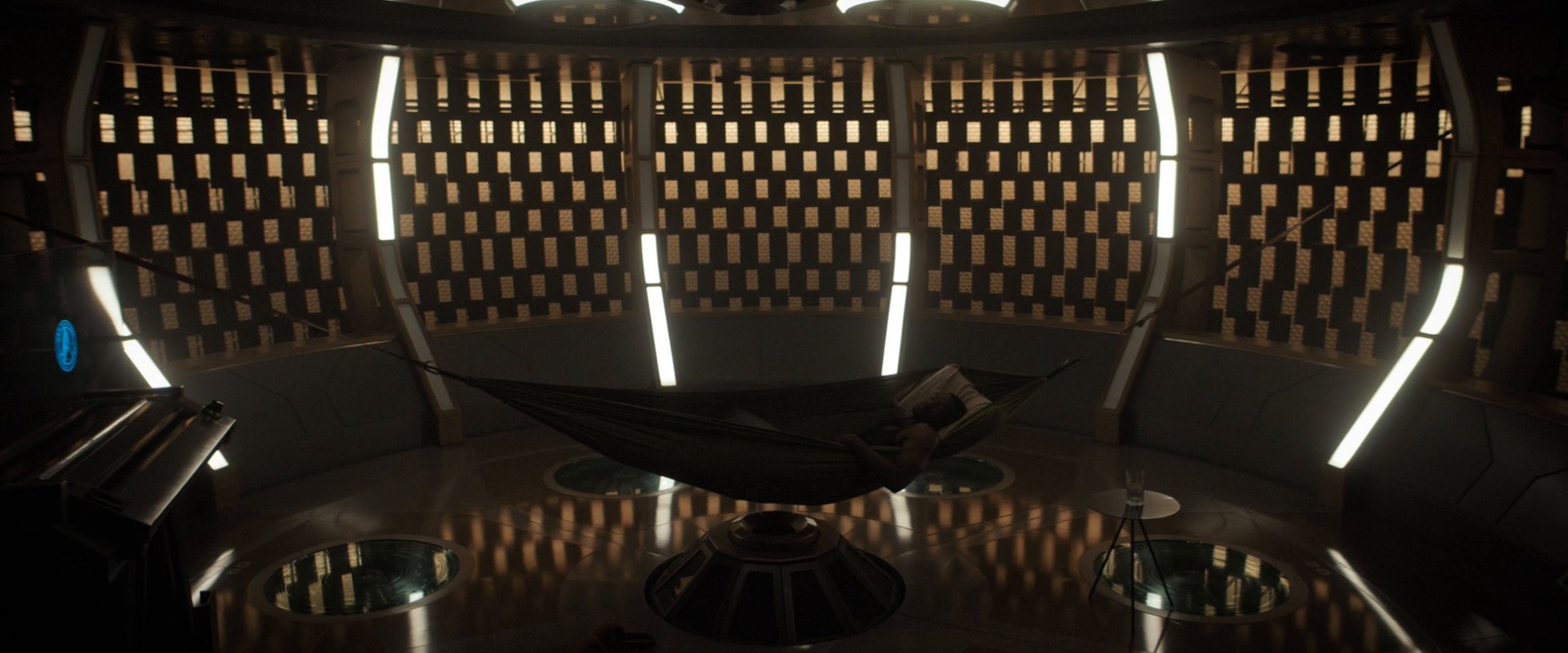 extant_StarTrekDiscovery_ShortTreks0002_Calypso_1584.jpg