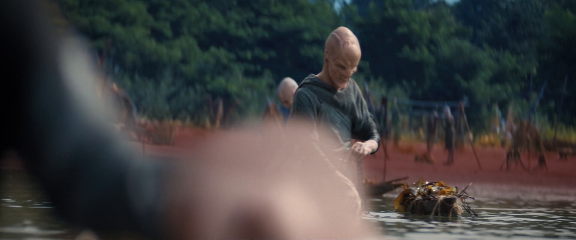 extant_StarTrekDiscovery_ShortTreks0003_TheBrightestStar_0091.jpg