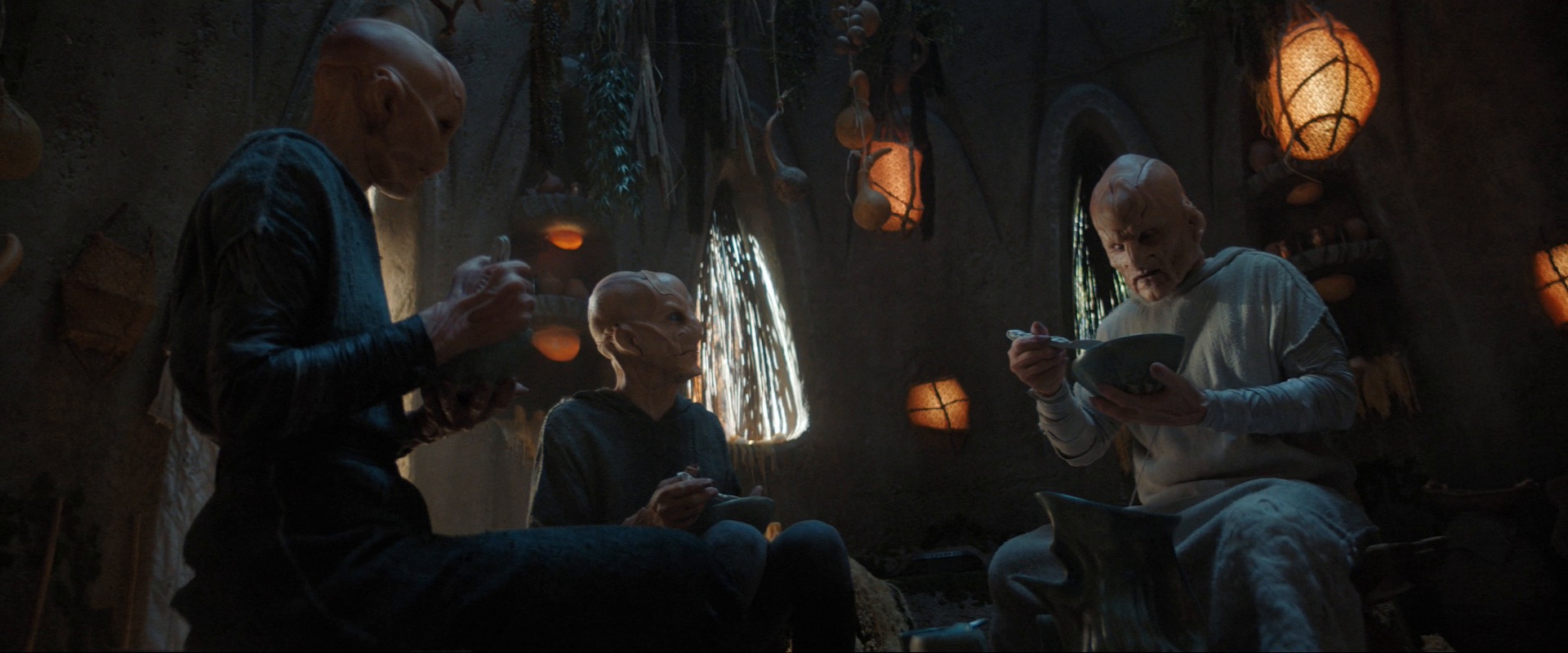 extant_StarTrekDiscovery_ShortTreks0003_TheBrightestStar_0416.jpg