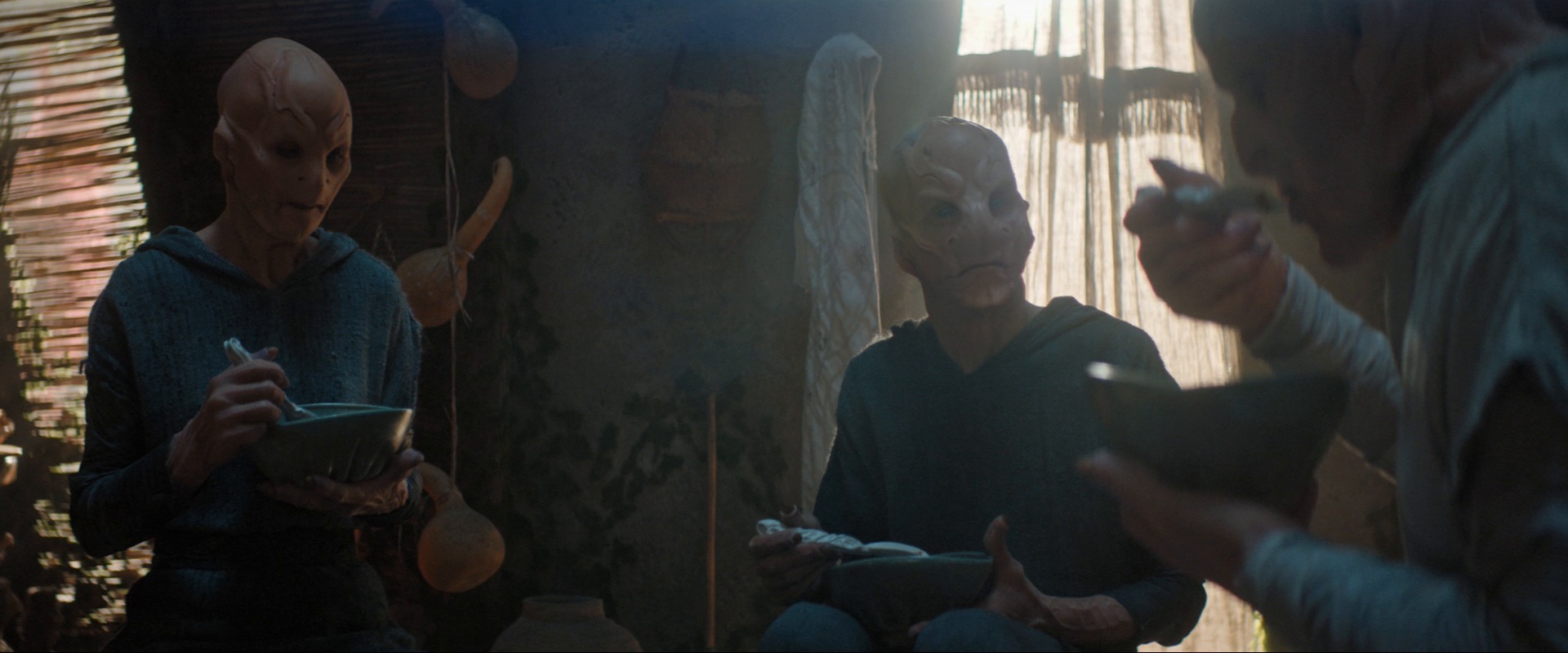 extant_StarTrekDiscovery_ShortTreks0003_TheBrightestStar_0422.jpg