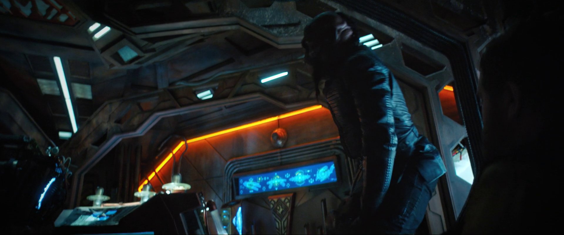 extant_StarTrekDiscovery_ShortTreks_0004_TheEscapeArtist_0248.jpg