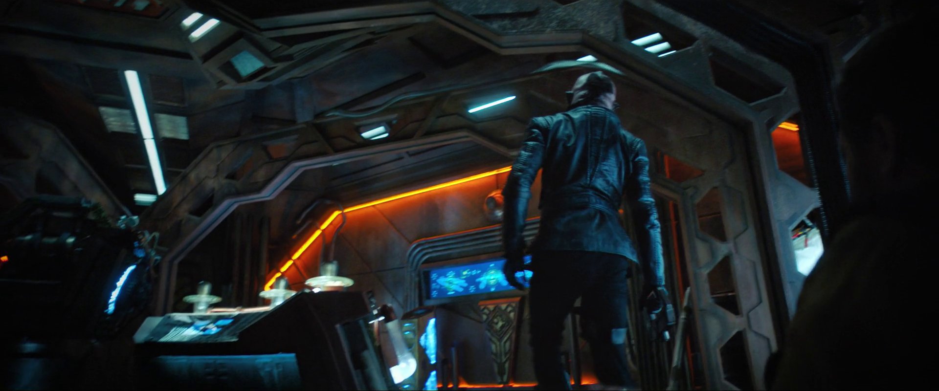 extant_StarTrekDiscovery_ShortTreks_0004_TheEscapeArtist_0250.jpg