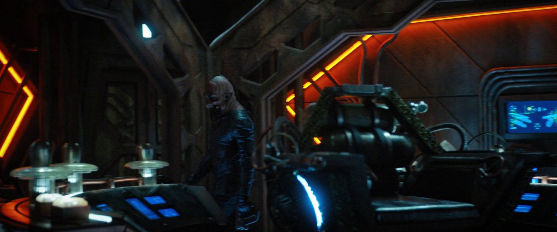 extant_StarTrekDiscovery_ShortTreks_0004_TheEscapeArtist_0270.jpg