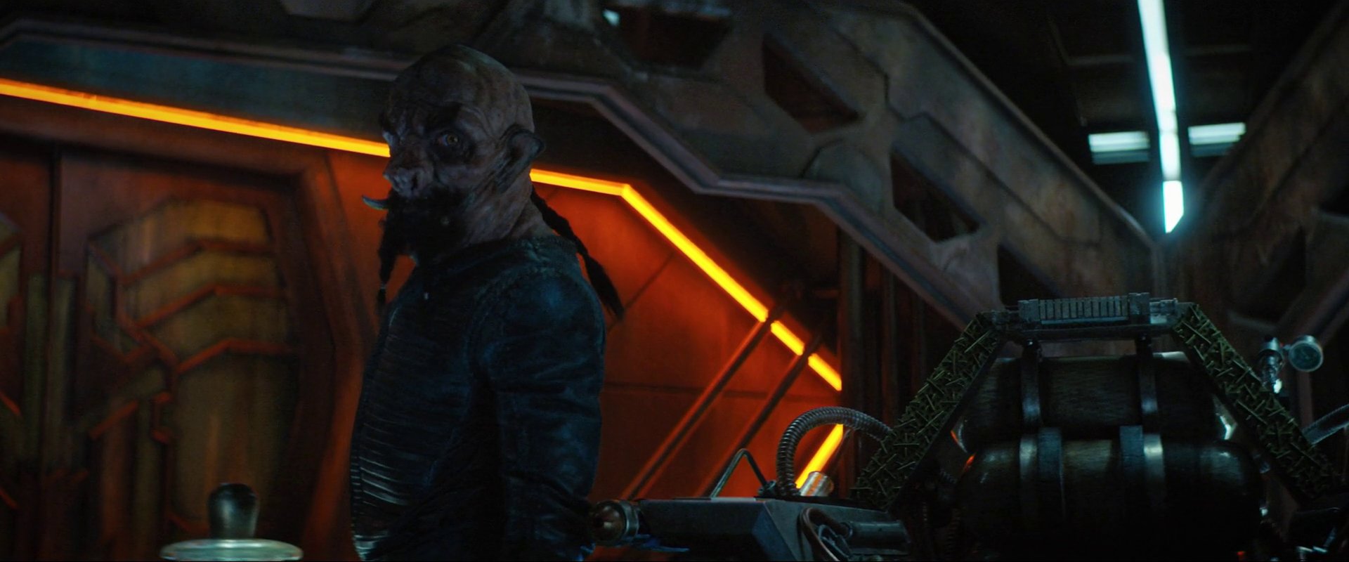 extant_StarTrekDiscovery_ShortTreks_0004_TheEscapeArtist_0303.jpg