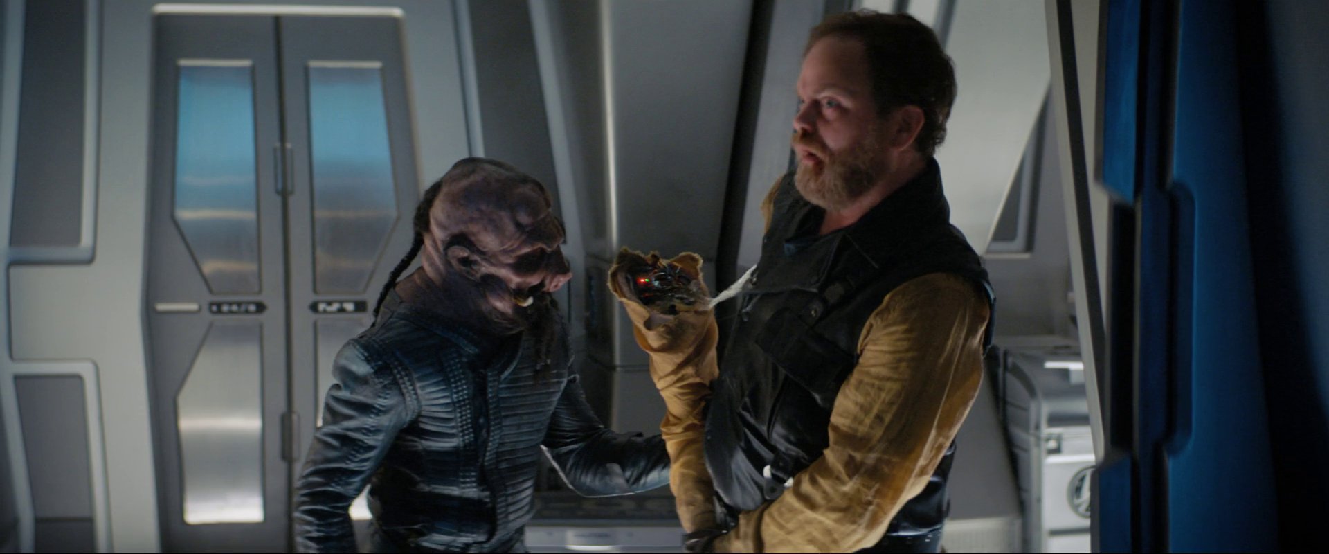 extant_StarTrekDiscovery_ShortTreks_0004_TheEscapeArtist_1353.jpg